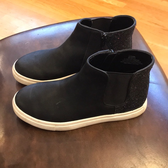 Sparkly Booties - Picture 2 of 7